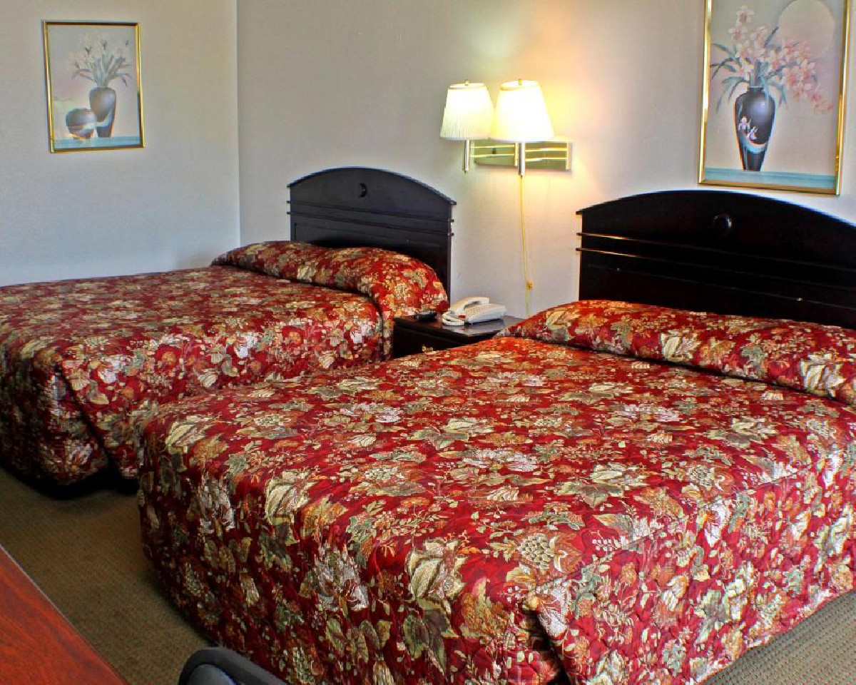 2 Queen Beds Non-Smoking Accessible